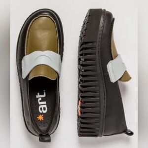 The Art Company Brighton Low Loafers, BNWT, Size 40